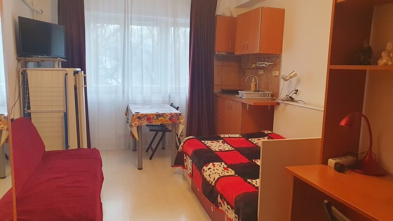 Vatra Luminoasa, str. Hambarului, inchiriere garsoniera, langa Mega Mall.